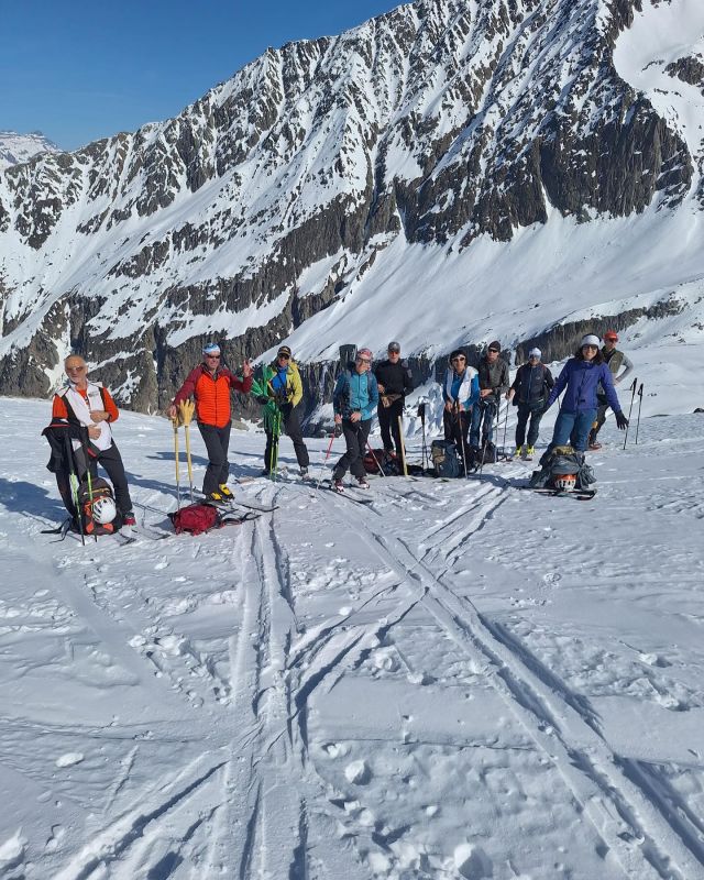 Sans eux, rien ne serait possible ! 💙  Dans l’ombre mais partout à la fois, les bénévoles de la Trace des Grands sont le cœur battant de l’événement. Avant, pendant, après… leur engagement fait toute la différence 🙌  Installation, accueil, ravitaillements, logistique… chaque détail est entre leurs mains pour vous offrir une expérience inoubliable !  📸 On leur dédie cette publication et quelques images en story, parce qu’un immense MERCI ne sera jamais assez grand !